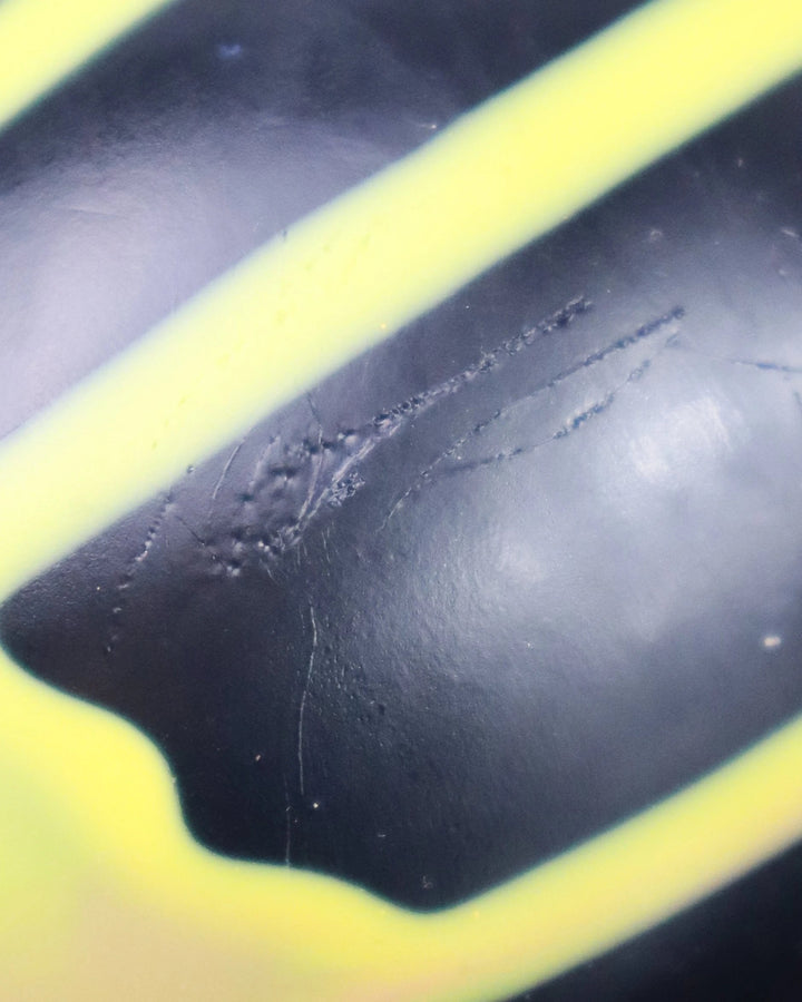 Yolk - Medium, Medium - FLOP - Marks on Surface