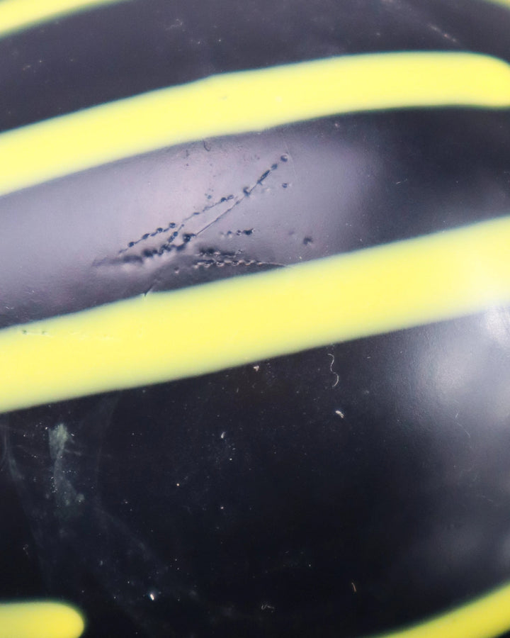 Yolk - Medium, Medium - FLOP - Marks on Surface