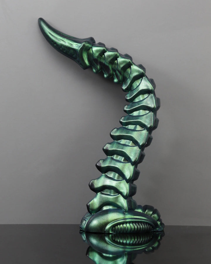 Weavers Tail - Medium, Medium, Vac-u-lock - FLOP