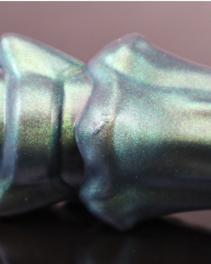 Weavers Tail - Medium, Medium, Vac-u-lock - FLOP