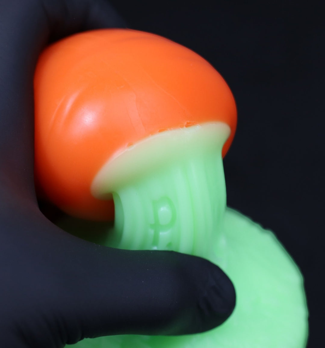 Carrot - Large, Soft Shaft Firm Base, FLOP (Tear between colors)