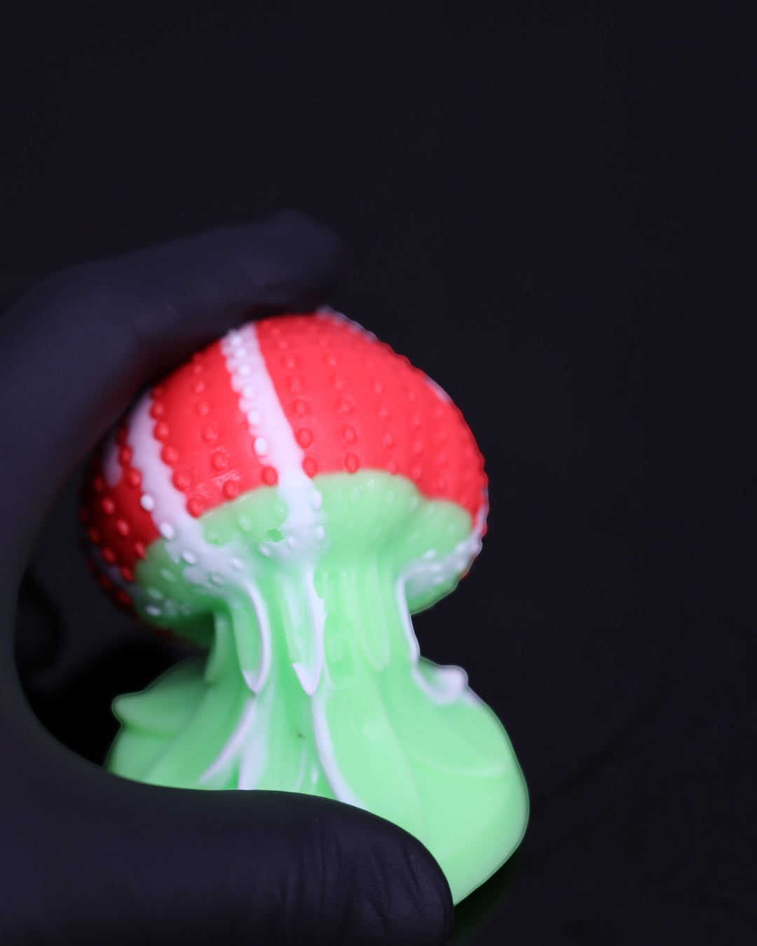 The Strawberry Plug - Medium, Soft Shaft Firm Base, Air Bubbles (FLOP)