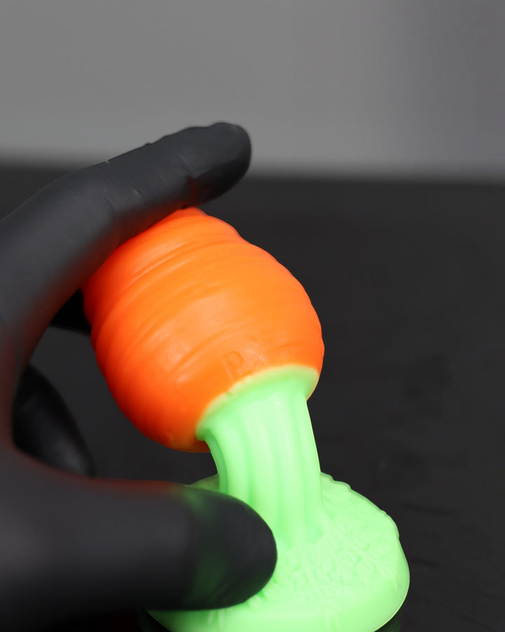 Carrot Plug - Small, Soft Shaft Firm Base, Air Bubbles (FLOP)