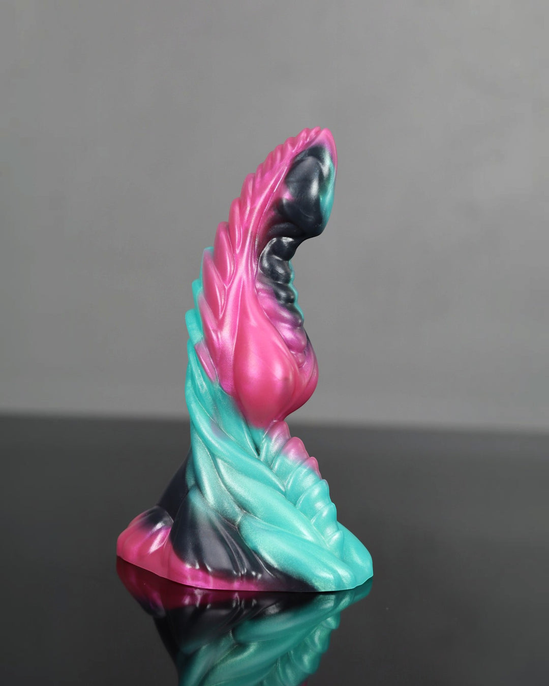 Weaver - Small, Medium