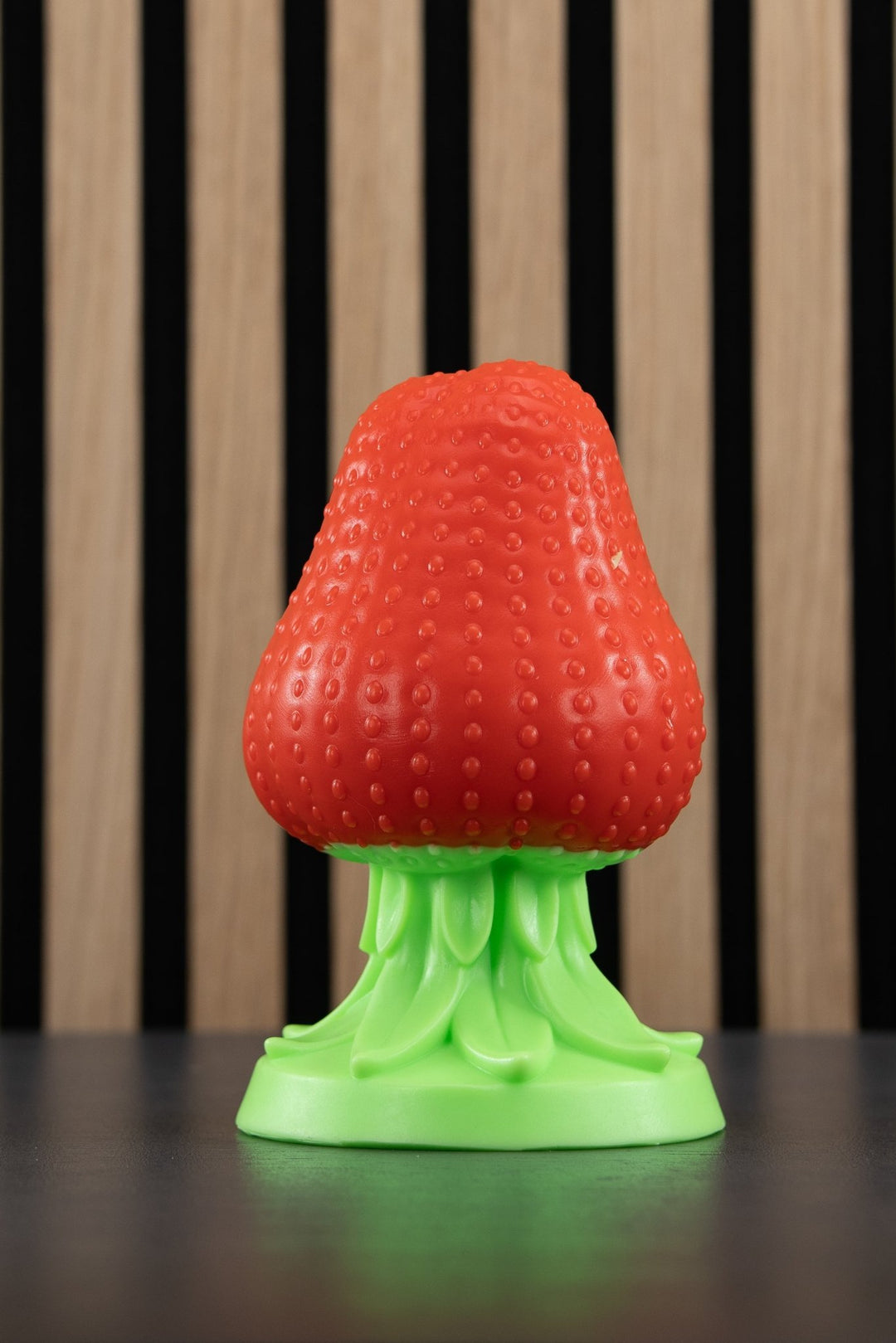 Strawberry Plug - Trophy, Soft Shaft/Medium Base - FLOP - Bubbles - PhreakClub